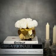 Valentines Day Flowers, Gold Vase, Modern floral arrangement, Birthday FLowers, Love Flowers, Thinking of you flowers, Beverly Hills Florist, Same day delivery