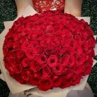 Premium Red Rose Bouquet with Same-Day Delivery in Beverly Hills - Image 4